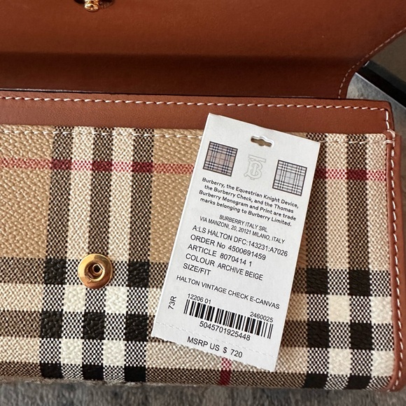 Burberry Check Continental Wallet - Picture 11 of 12